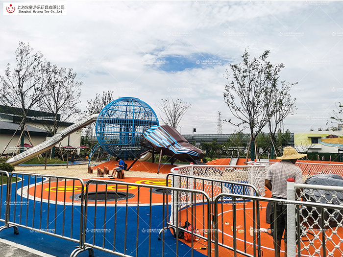 非標(biāo)無動(dòng)力游樂設(shè)備
